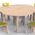 Детский столик со стульями в детскую комнату