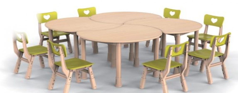 Детский столик со стульями в детскую комнату